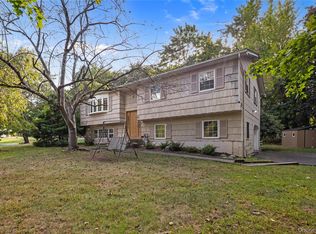 15 Fairway Oval, Spring Valley, NY 10977