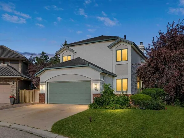 75 W Hawkside Close NW, Calgary, AB T3G 3K6