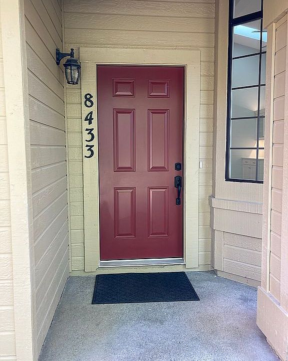 1st image of 8433 Creekridge Cir