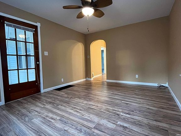 3rd image of 1609 S Fares Ave