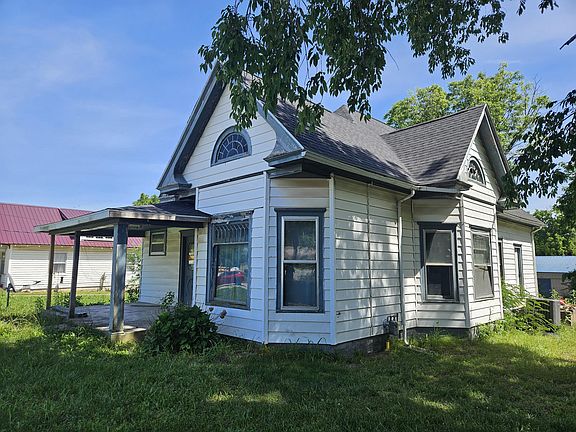 2nd image of 203 E Pennington Avenue