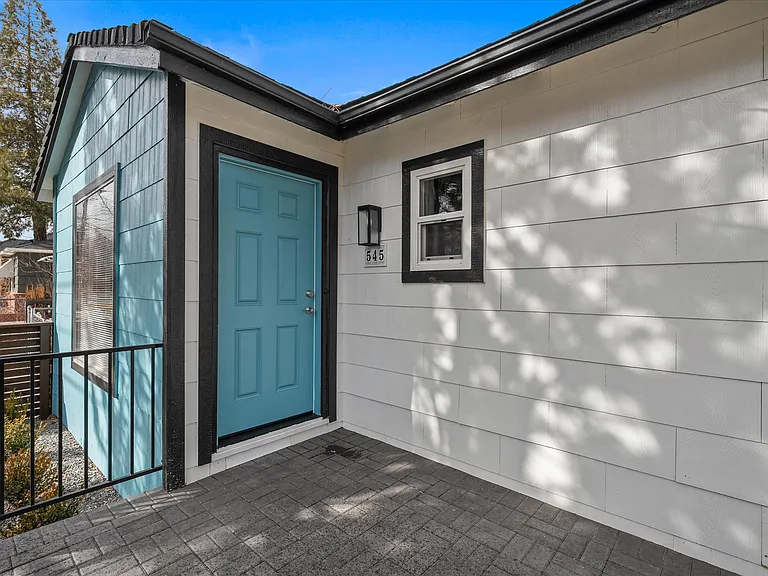 545 Modoc Ave — Photo 3