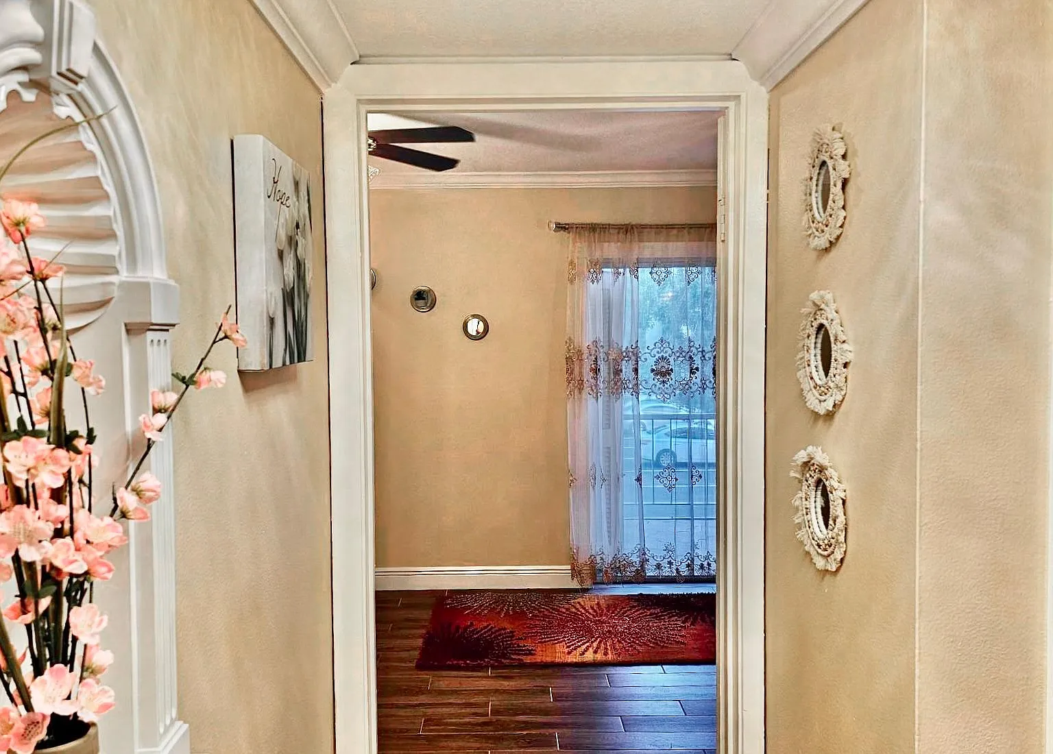 1 bed, 700 sqft, $1,750 — Photo 1