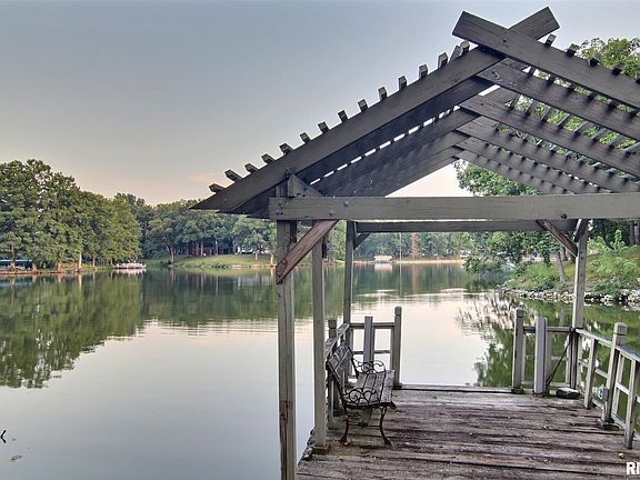 3rd image of 15977 Vine Ln
