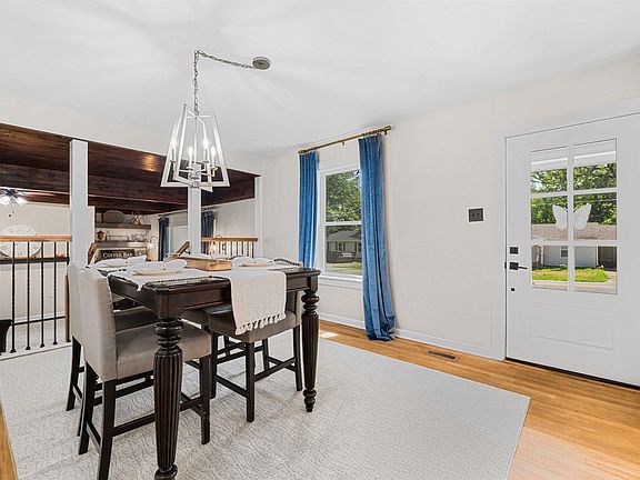 5th image of 305 Glenora Ave