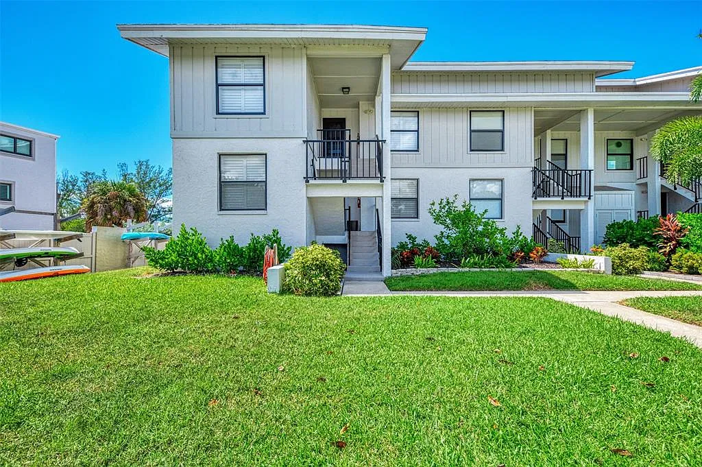 2 bed, 2.0 bath, 1223 sqft, $3,500 — Photo 3