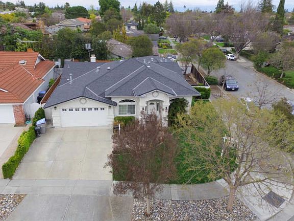 4th image of 5901 Countess Dr