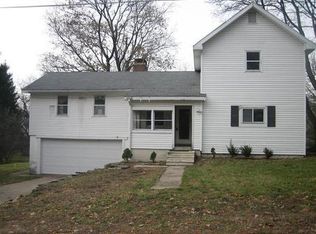 22 Park St, Hillsdale, MI 49242