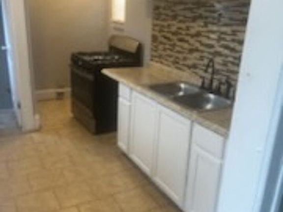 5th image of 7279 Artesian St