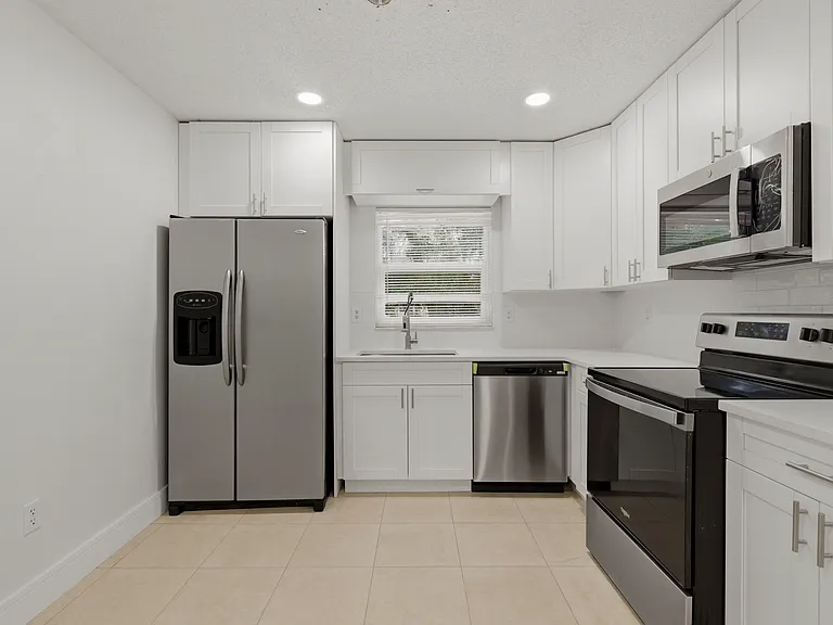 10313 Chalmer St #10313 — Photo 5