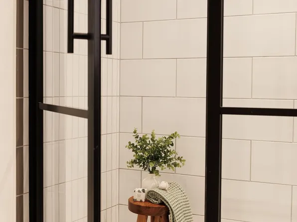 180 Morgan Street image 45 of 140