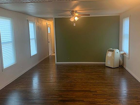 4th image of 9304 Chestnut St #B