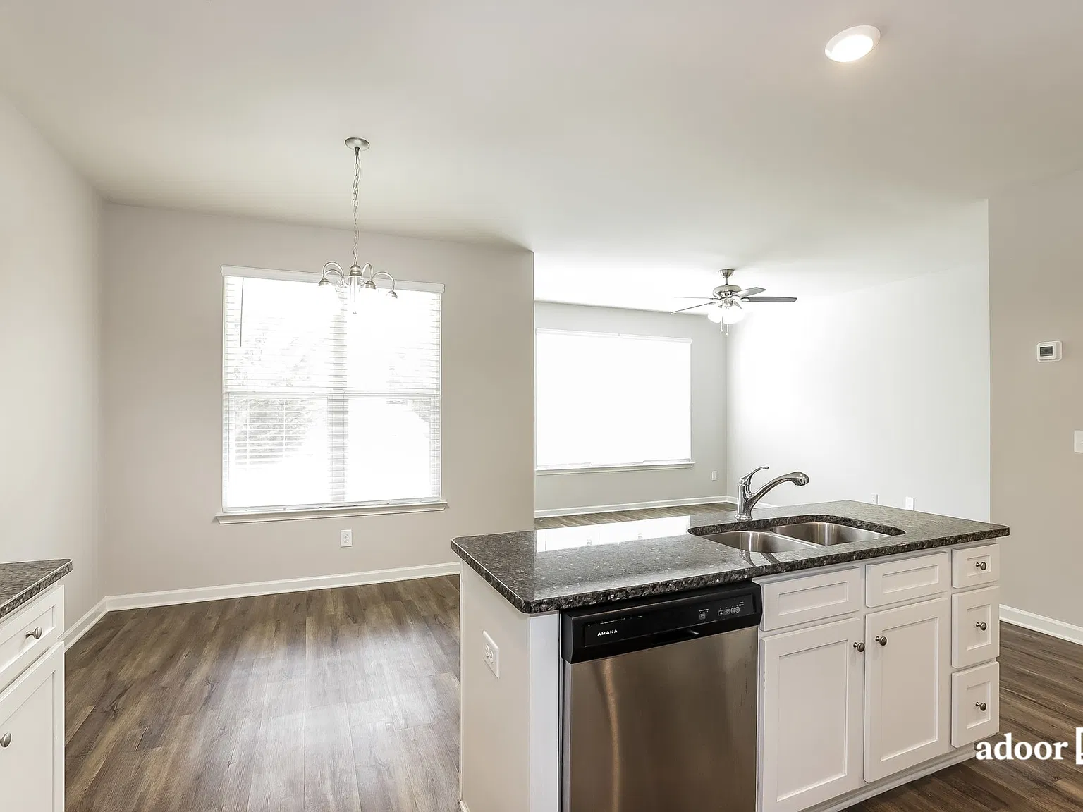 4 bed, 2.5 bath, 1705 sqft, $1,995 — Photo 2