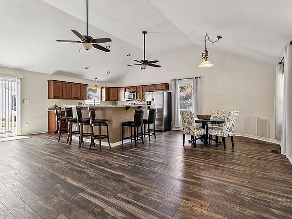 Kitchen / Dining