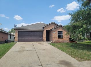 2114 Cedar Park Dr, Forney, TX 75126