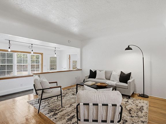 2nd image of 414 Carlisle Blvd SE