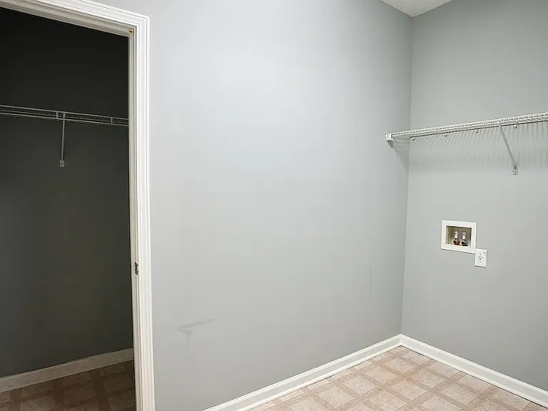1566 Valdarno Dr — Photo 10