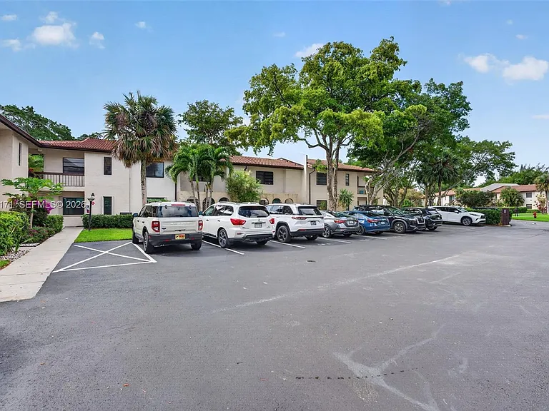 21810 Cypress Cir #26B — Photo 3