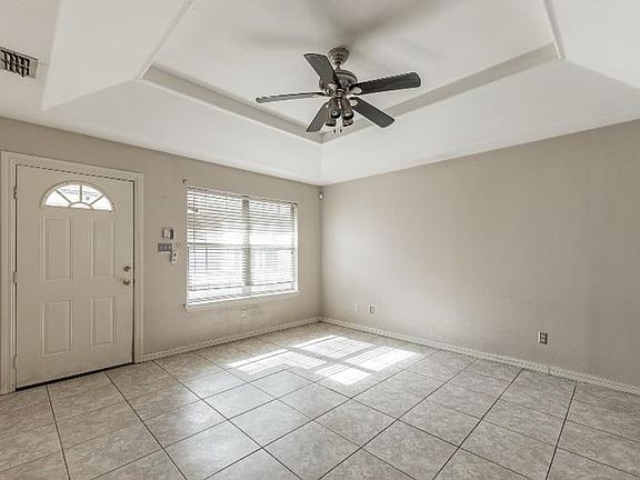 5th image of 2704 Presidio Dr
