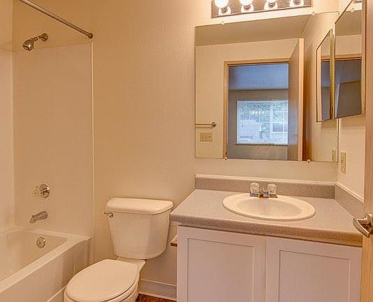 5th image of 200 Lippert Dr W APT B308