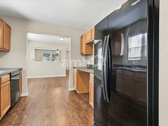 4th image of 332 Aberdeen Cir