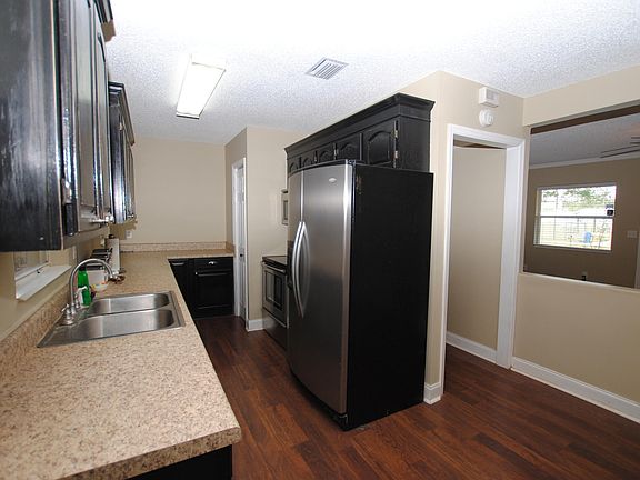 3rd image of 10458 Loys Dr
