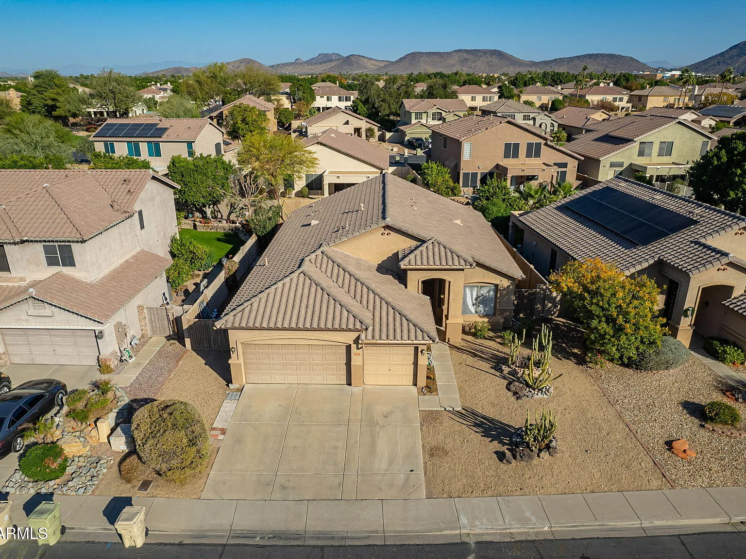 4 bed, 2000 sqft, $3,000 — Photo 1