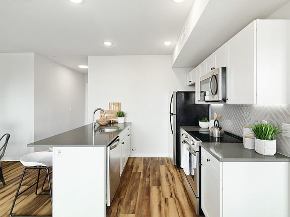 5th image of 171 W Berks St #507