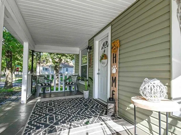 2604 Y St — Photo 4