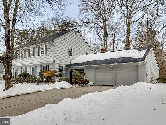 4th image of 28 Harrowgate Dr