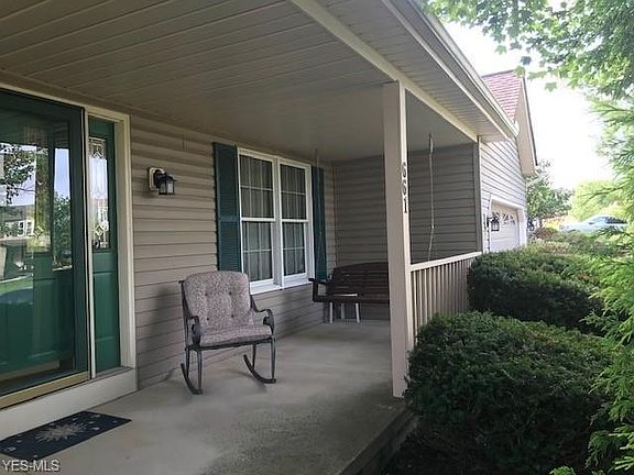 3rd image of 661 Marguerite Way