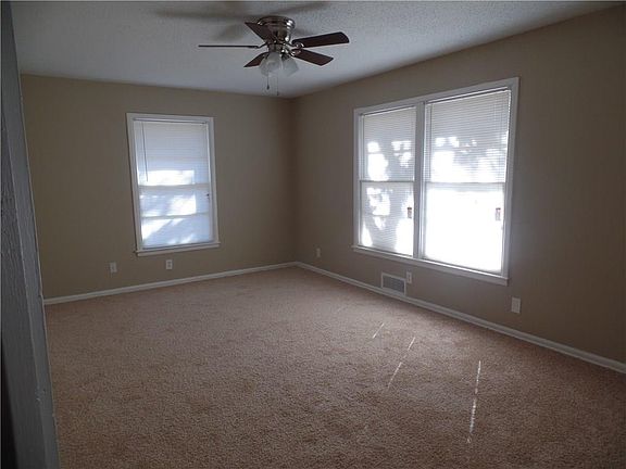 5th image of 6403 Forest Hill Dr