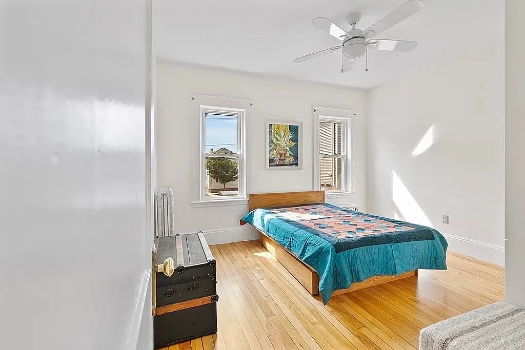 101 Raymond Ave — Photo 2