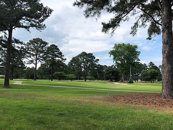 4th image of 8020 Clubhouse Dr
