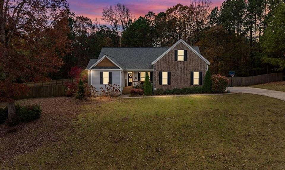 1st image of 120 Oakwood Dr