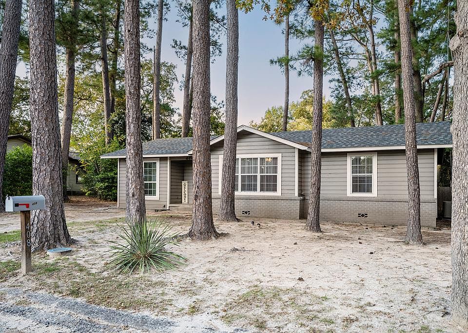 1st image of 408 Pine Oak Ave