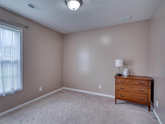 5th image of 817 Candlestick Ct
