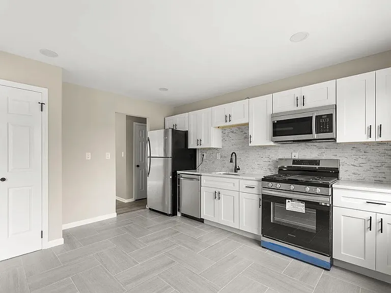 478 Cobain Rd — Photo 2