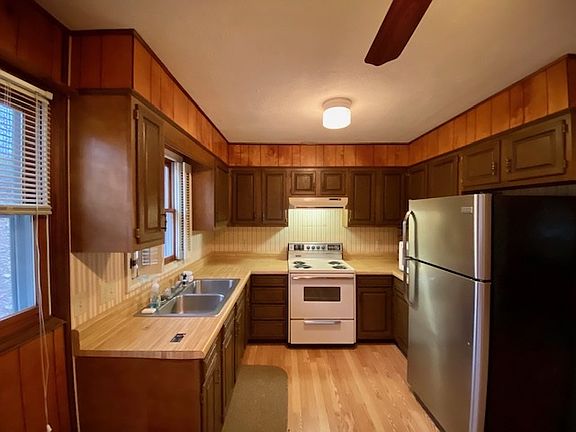 2nd image of 2343 N Lakeshore Dr