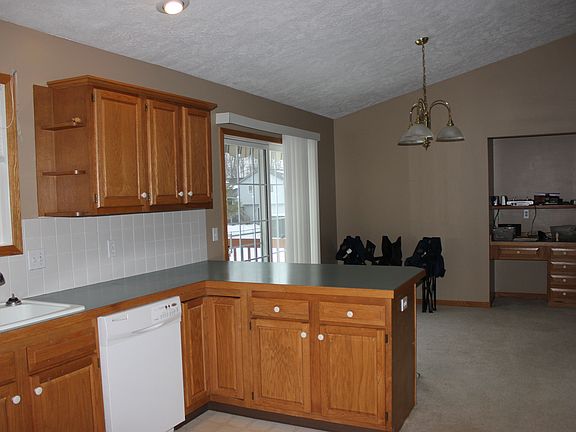 4th image of 11479 Rosewood Ave