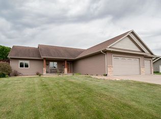 W5983 Schultz Ln, Onalaska, WI 54650