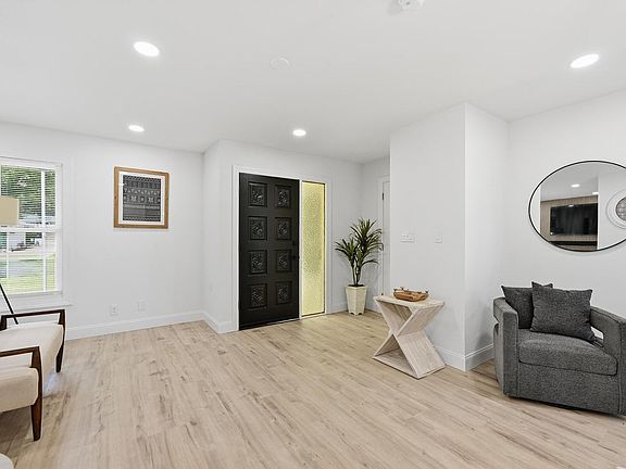 3rd image of 8803 W Cheyenne STREET