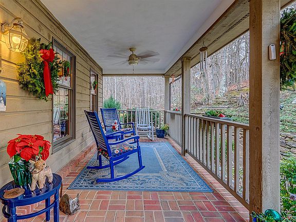 4th image of 2228 Laurel Woods Dr