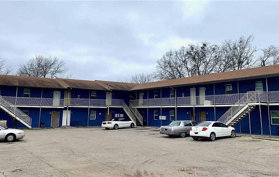 1st image of 514 W Green Ave
