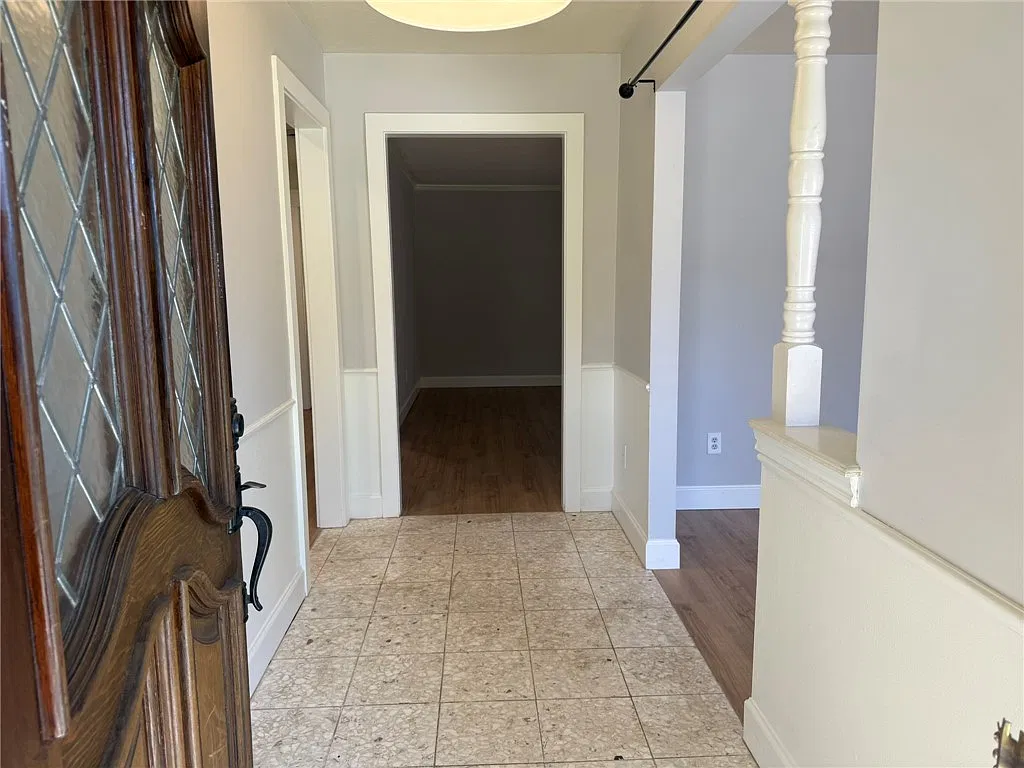 3 bed, 2111 sqft, $2,400 — Photo 3
