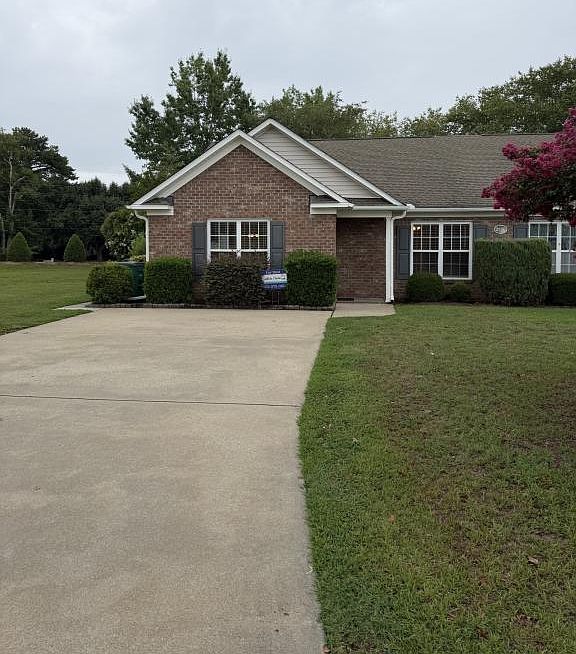 1st image of 2556A Saddleback Dr
