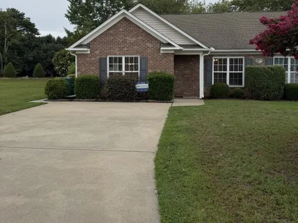 2556A Saddleback Dr, Winterville, NC 28590