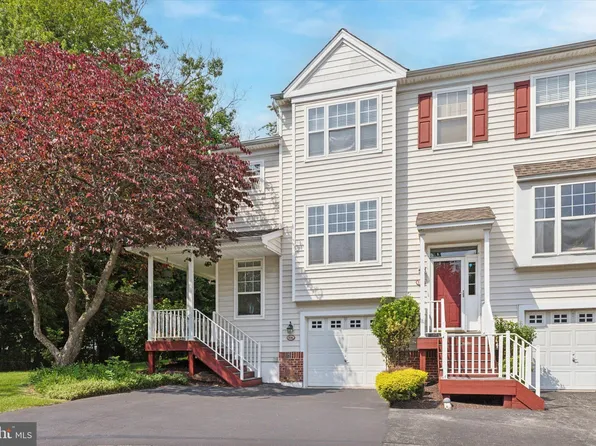 116 Forge Ct, Malvern, PA 19355