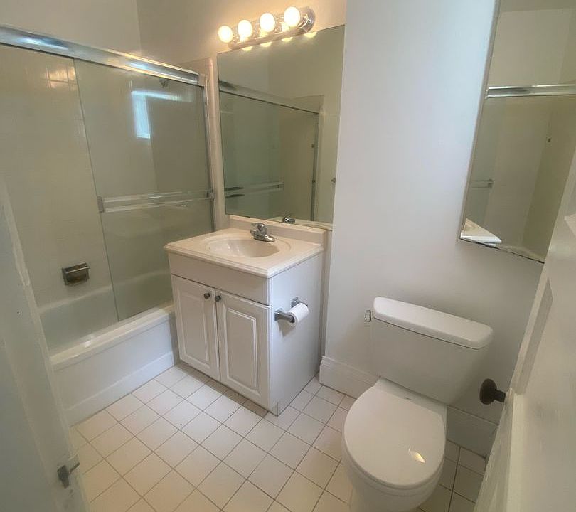 1st image of 2256-2260 Market St #1060RC