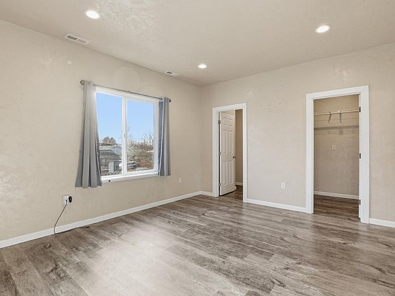 5th image of 2725 N Miami Ct